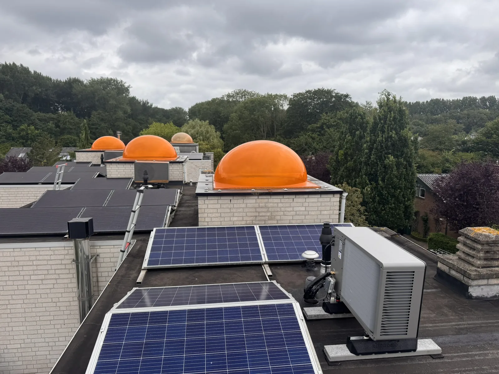 Drie Quatt-warmtepompen op naastgelegen woningen in Meerzicht