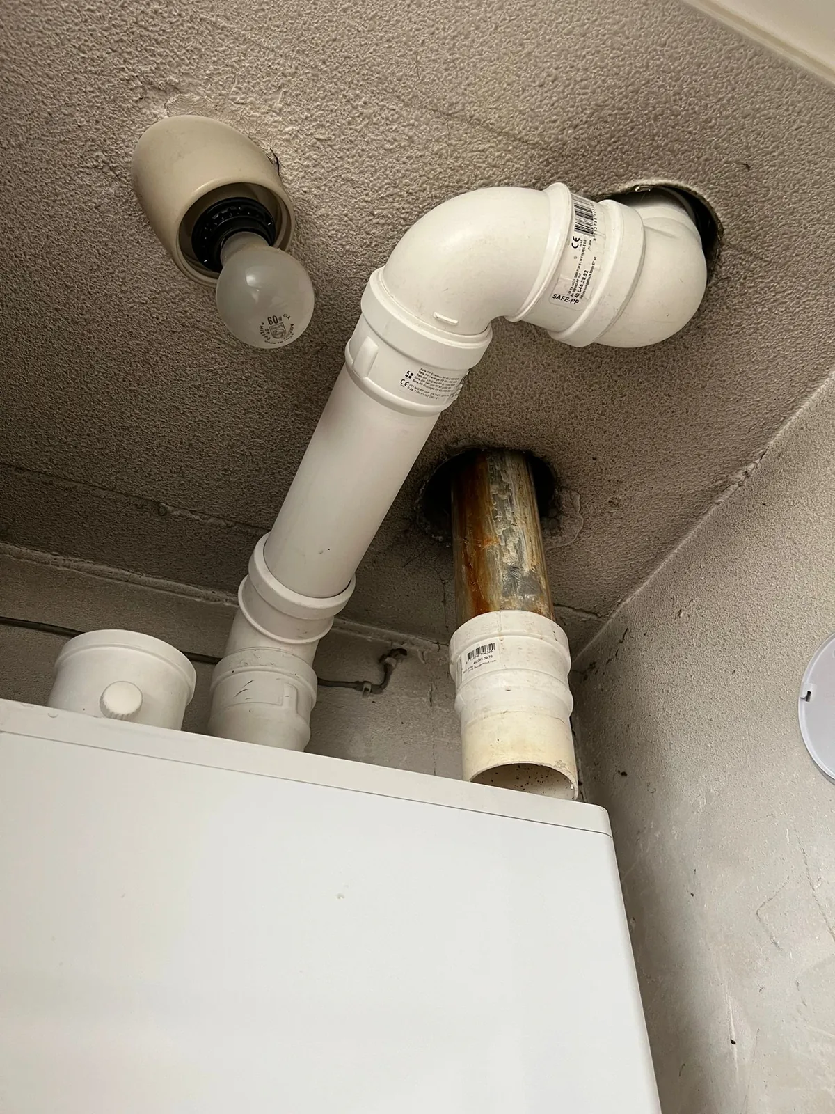 Bestaande rookgasafvoer vóór herstel in Seghwaert